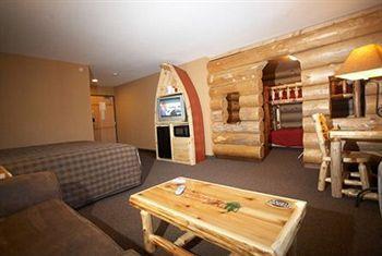 Whitefish Lodge And Suites Cross Lake Exterior foto